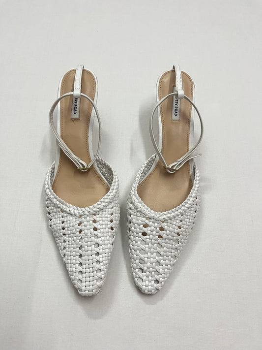 White Woven Leather Ankle-Strap Stiletto Pumps, EU41
