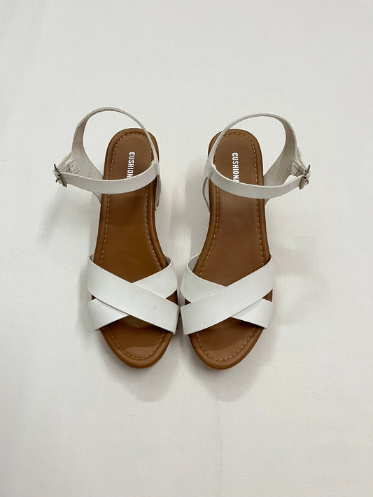 Retro Studded Wooden Block Heel, EU40