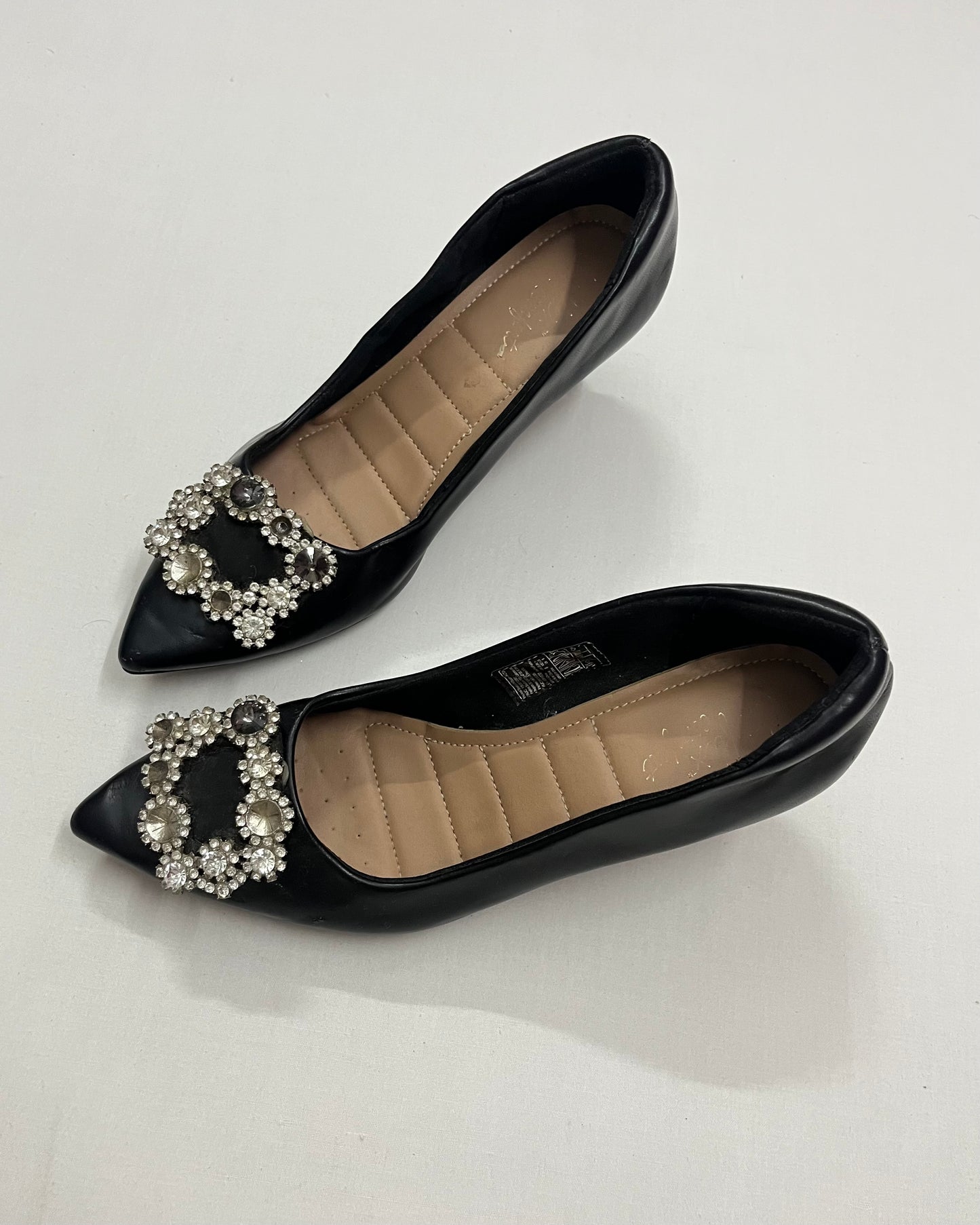 Black Crystal Brooch Pointed Pumps, EU38
