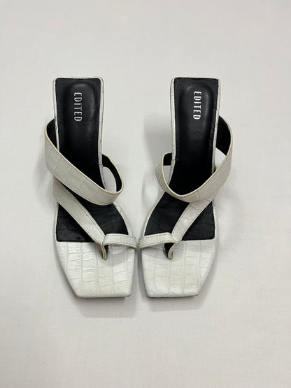 Croc-Embossed Toe-Ring Sculpted Heels, EU41