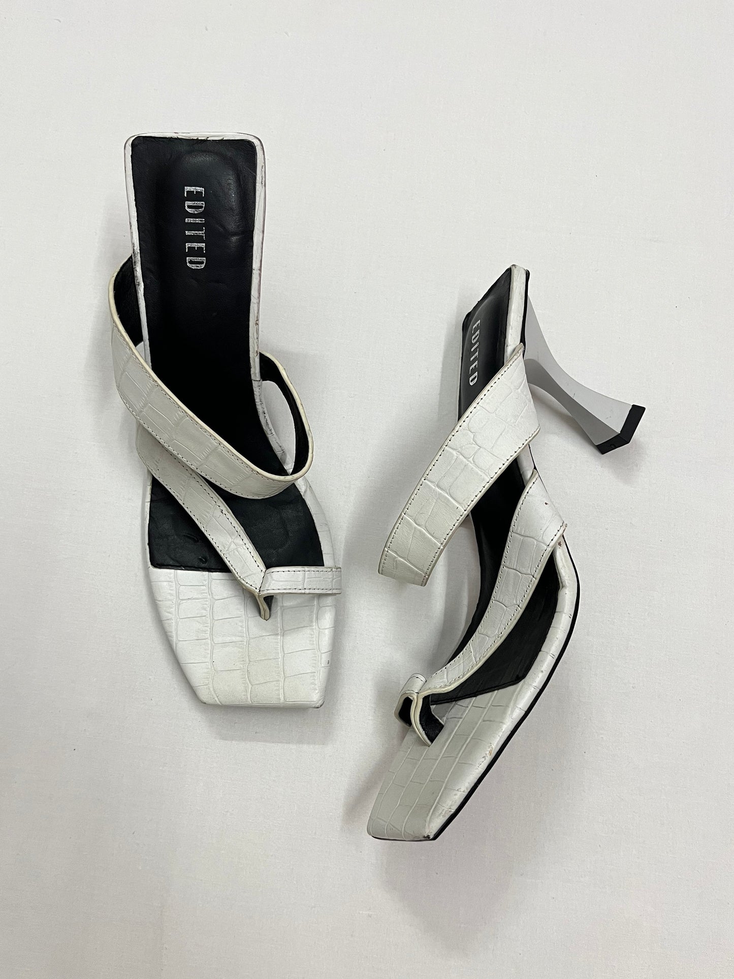 Croc-Embossed Toe-Ring Sculpted Heels, EU41