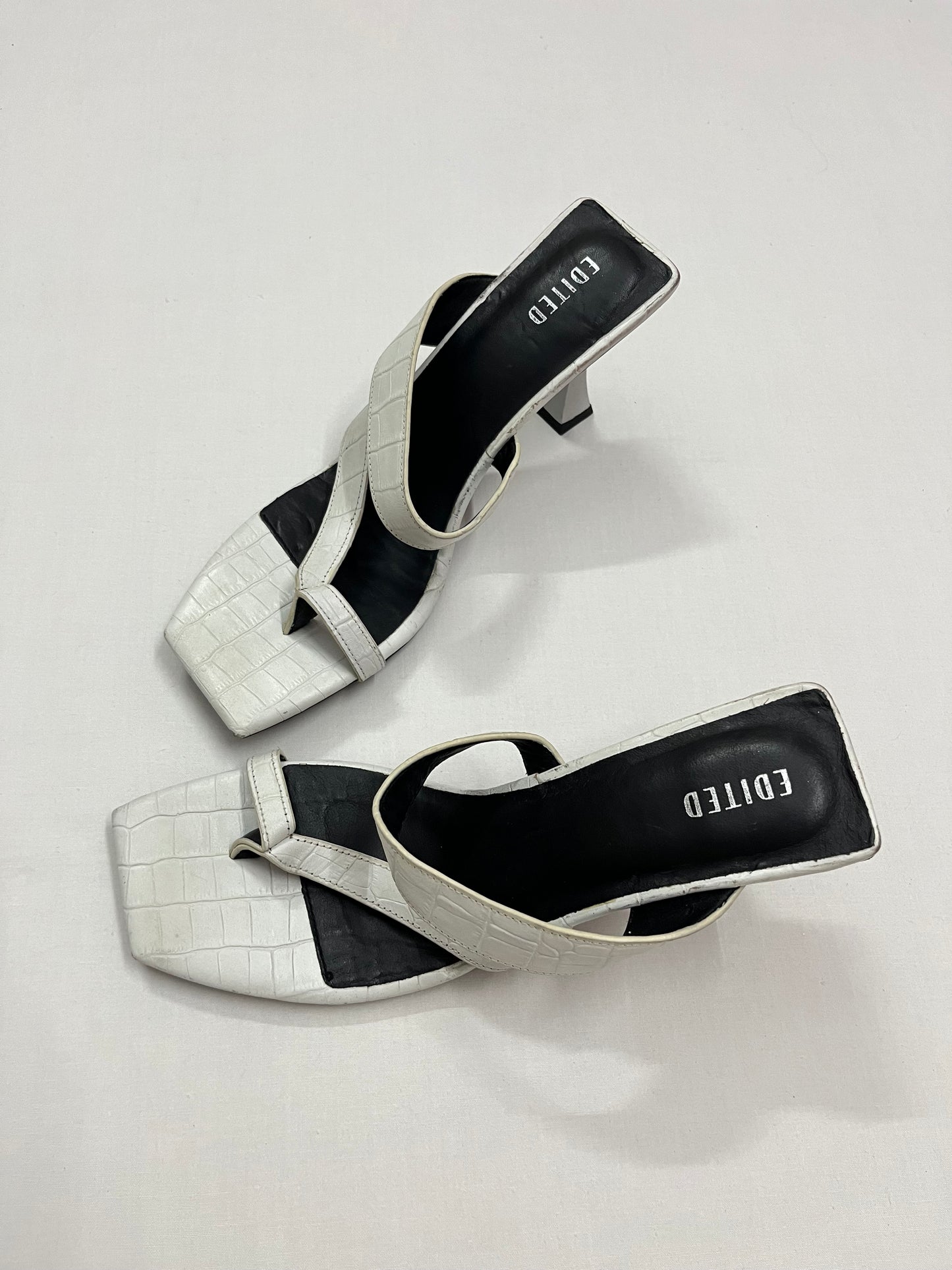 Croc-Embossed Toe-Ring Sculpted Heels, EU41