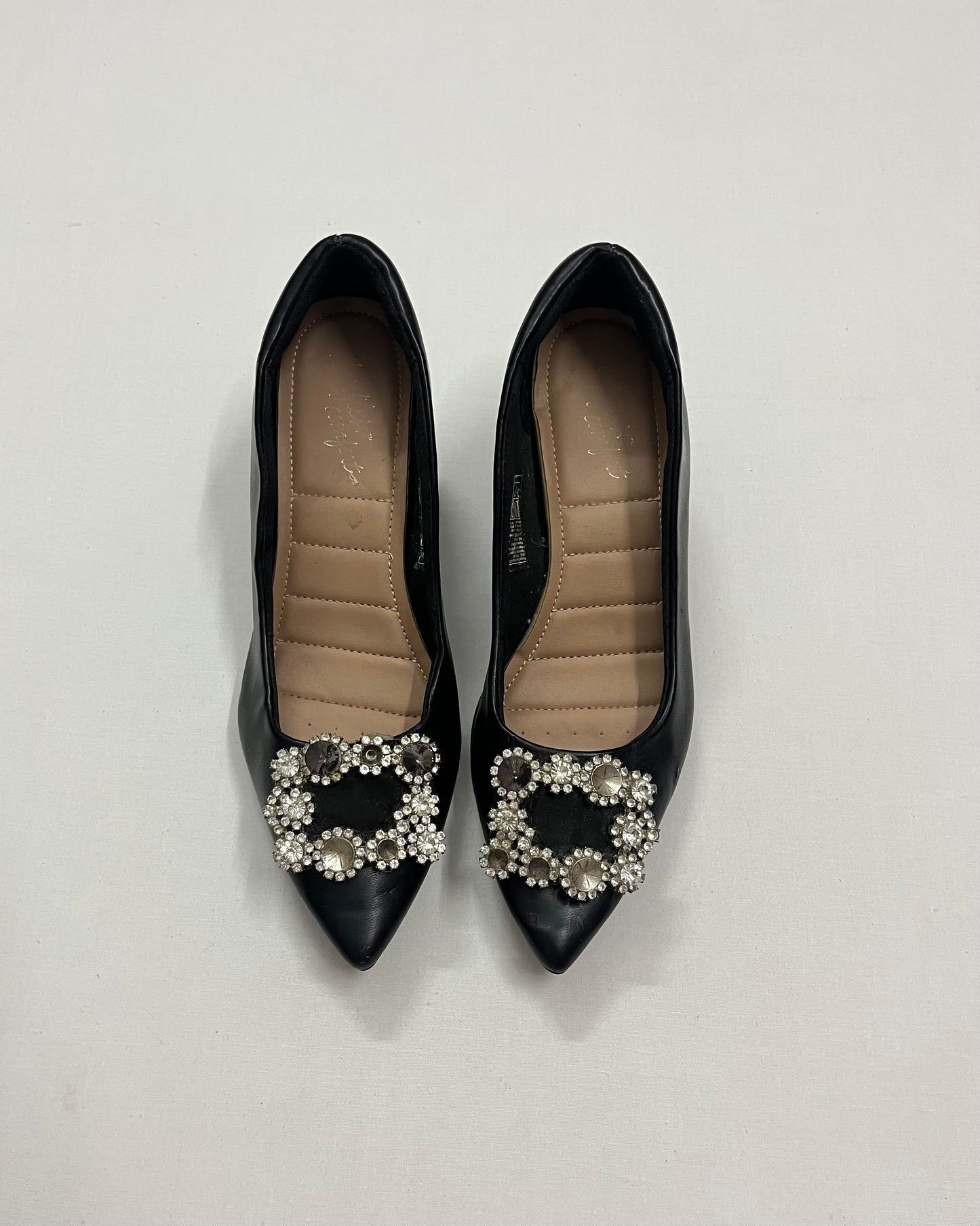 Black Crystal Brooch Pointed Pumps, EU38