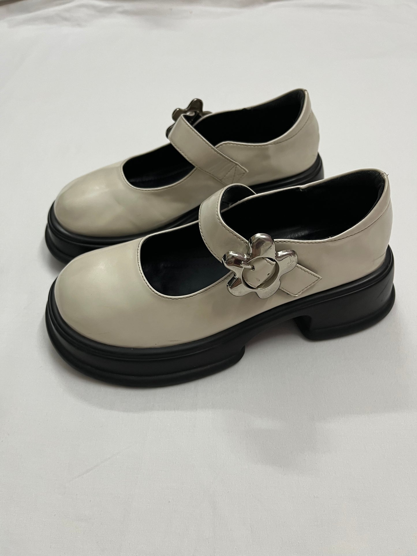 Metallic Flower-Buckle Mary Janes, EU36