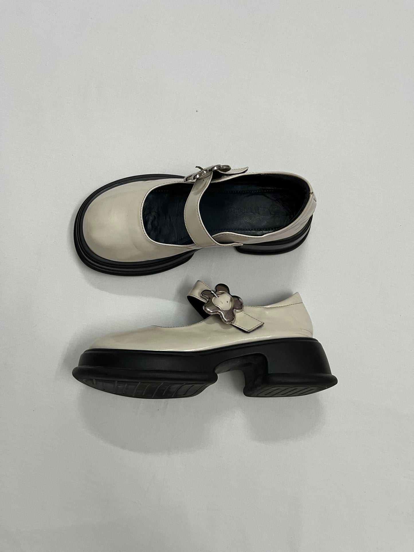 Metallic Flower-Buckle Mary Janes, EU36