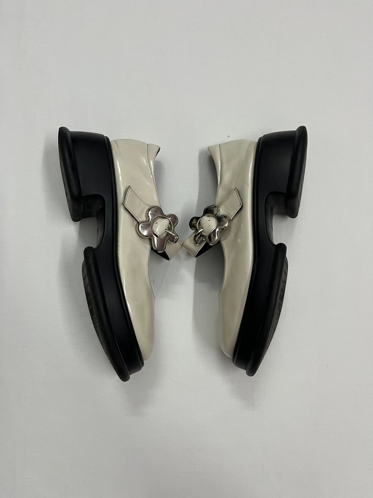 Metallic Flower-Buckle Mary Janes, EU36