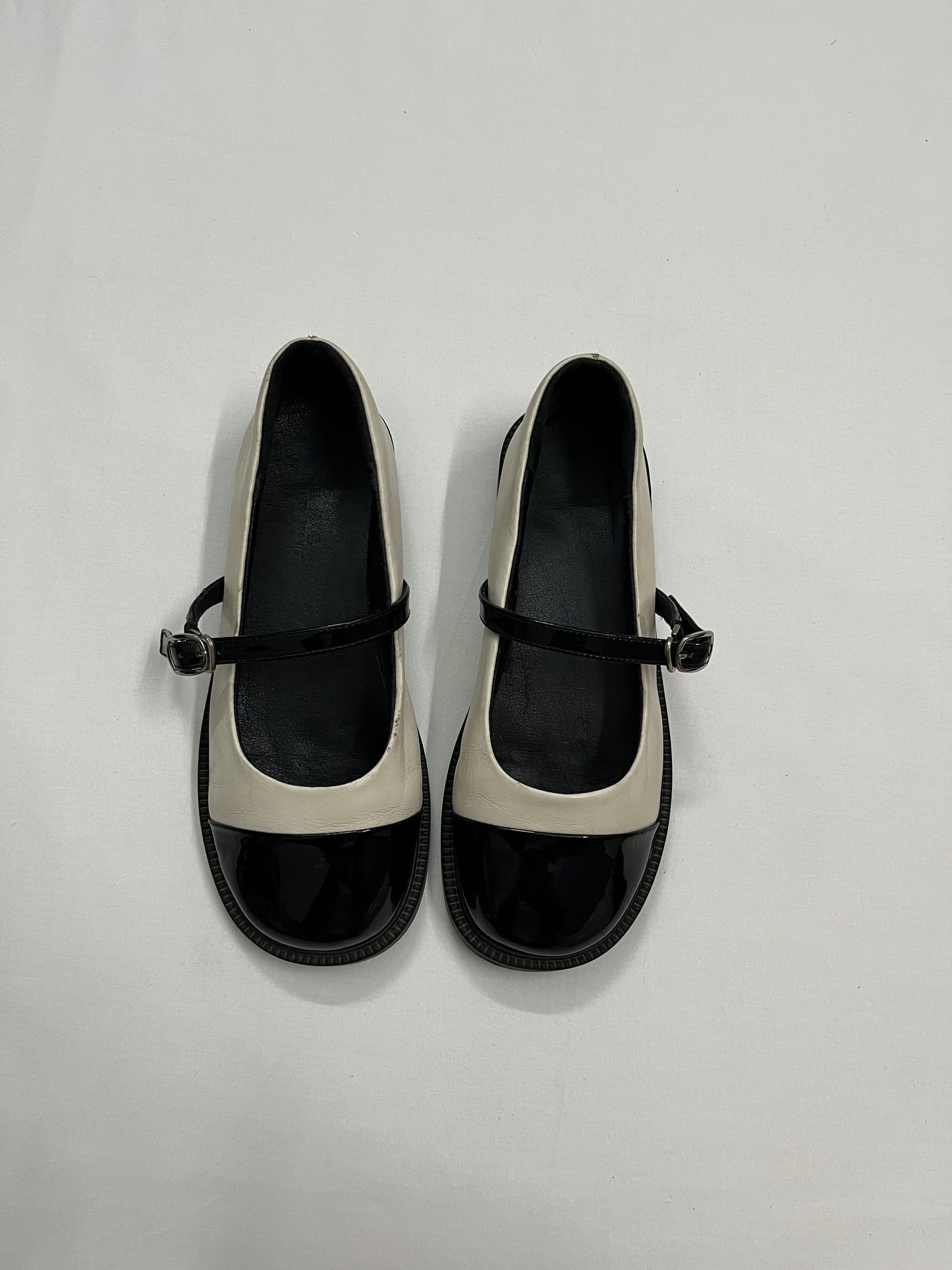 Two-Tone Patent Buckle Mary Janes, EU39