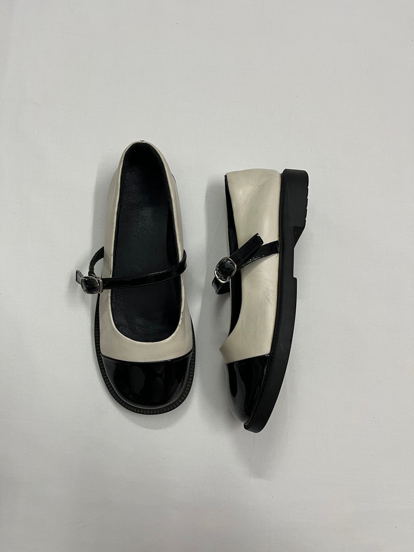 Two-Tone Patent Buckle Mary Janes, EU39