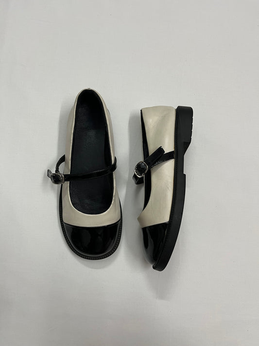 Two-Tone Patent Buckle Mary Janes, EU39