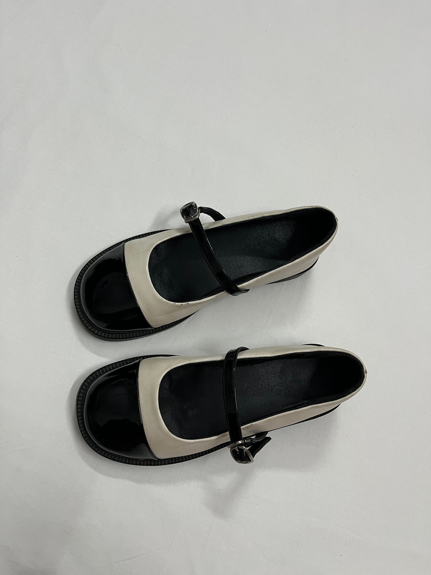Two-Tone Patent Buckle Mary Janes, EU39