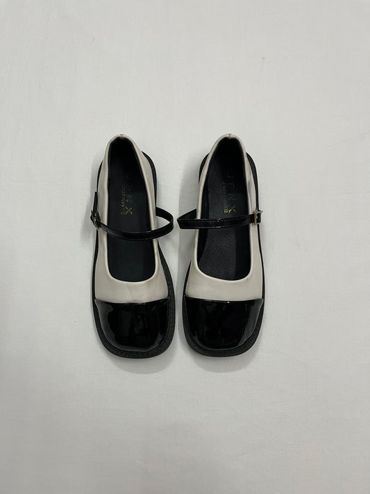 Two-Tone Patent Buckle Mary Janes, EU36