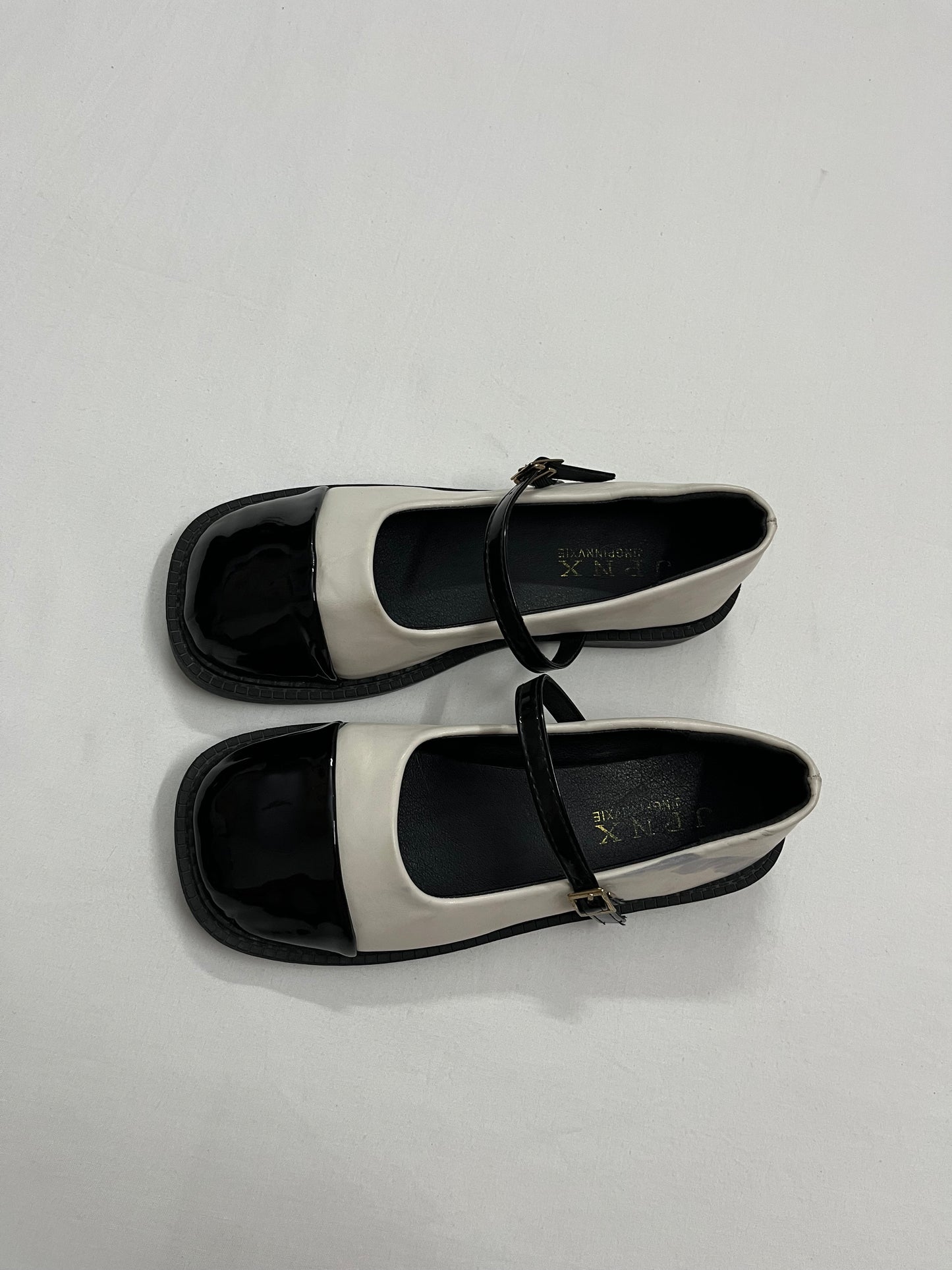 Two-Tone Patent Buckle Mary Janes, EU36