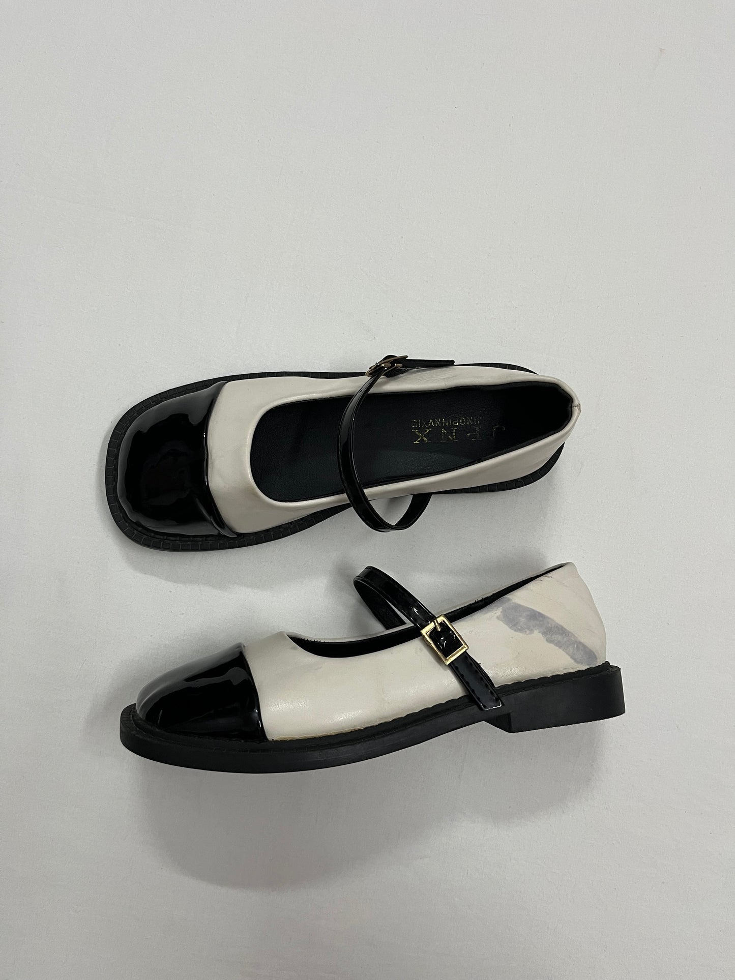 Two-Tone Patent Buckle Mary Janes, EU36