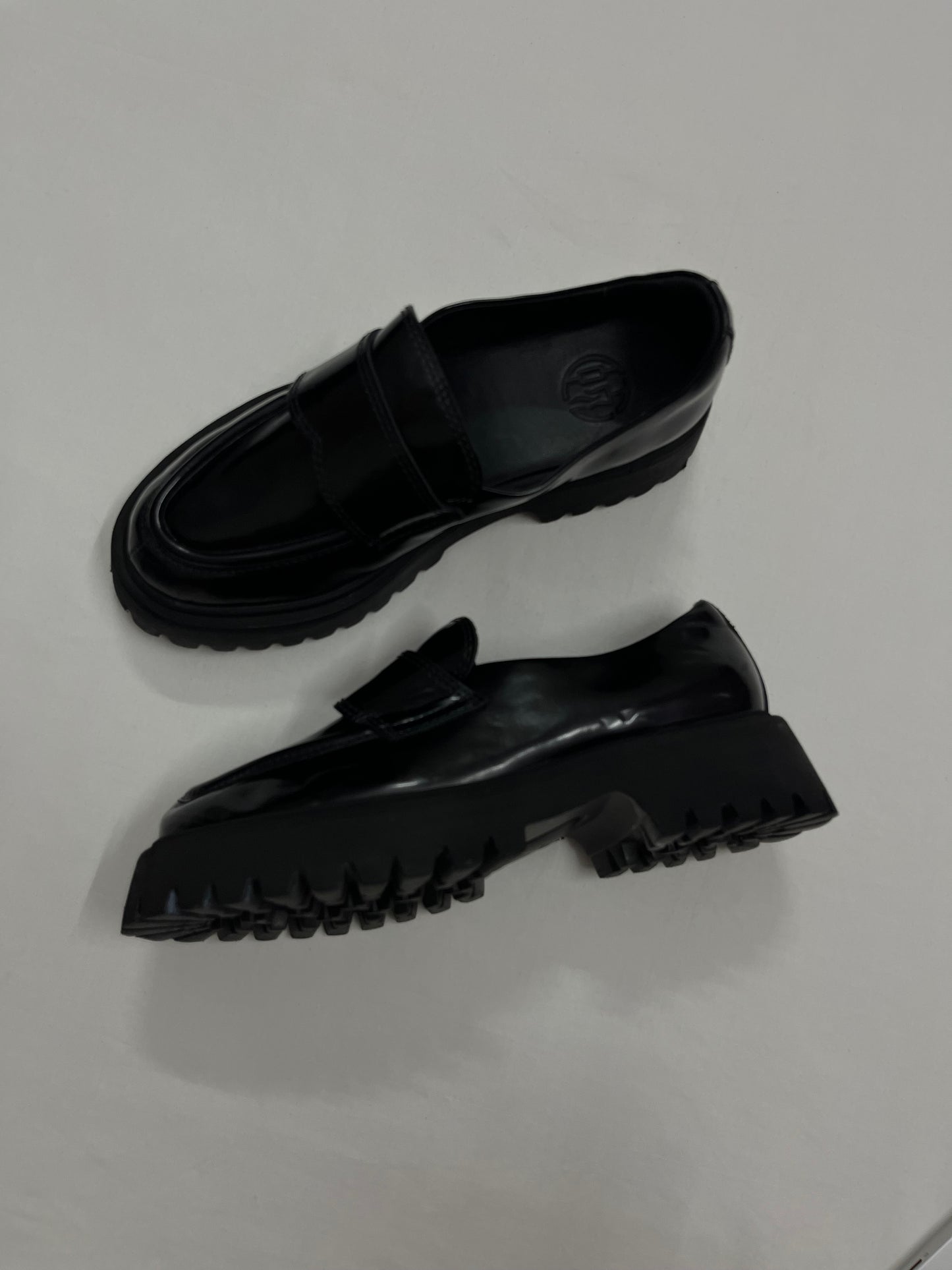 The Onyx Chunky Penny Loafer, EU37