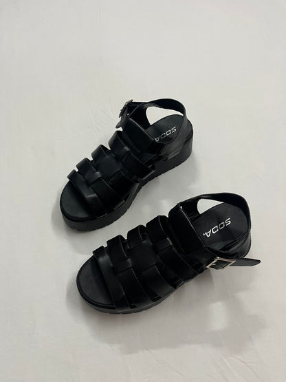 Chunky Strappy Fisherman Platform Sandals, EU40